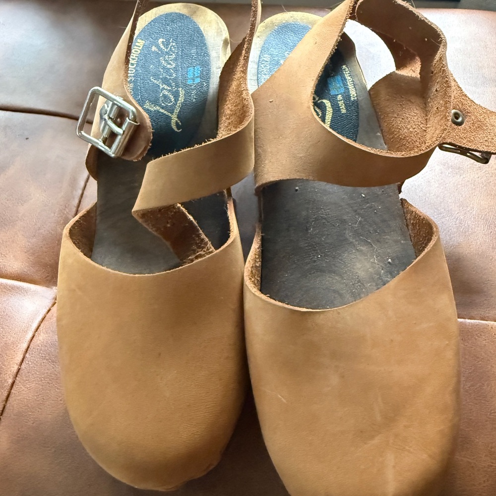 EUC Lotta from Stockholm Highwood Clogs in Oiled Nubuck - Picture 2 of 9